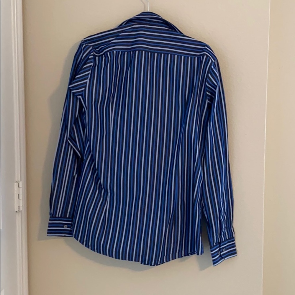Shirts 👔 - Picture 2 of 3